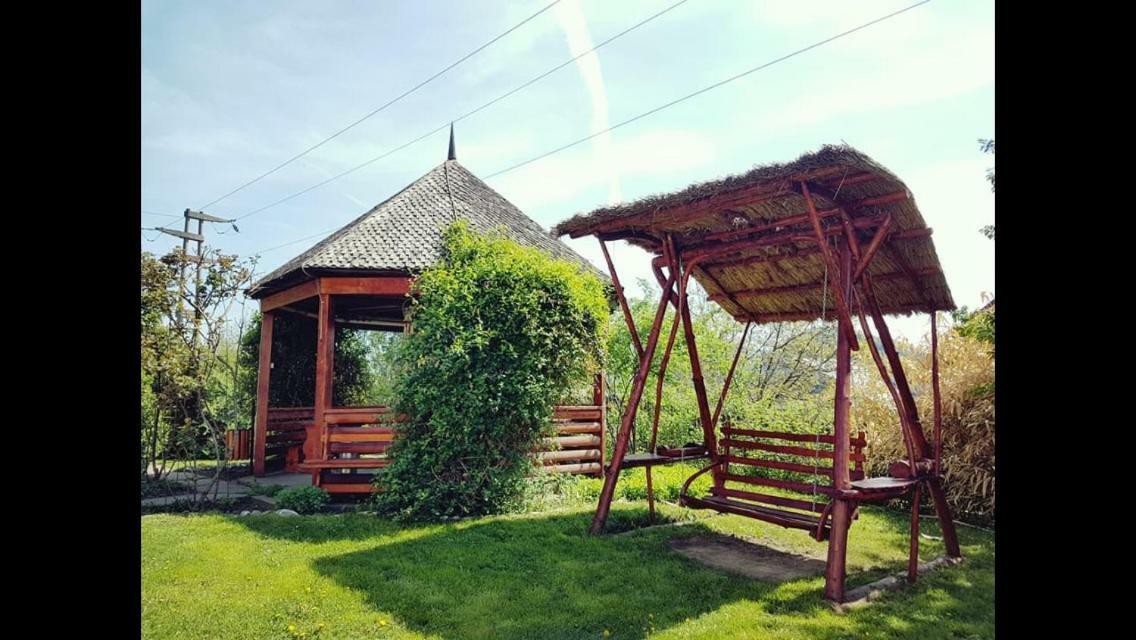 Hotel Pensiunea Ambiance Piatra Neamţ Exterior foto